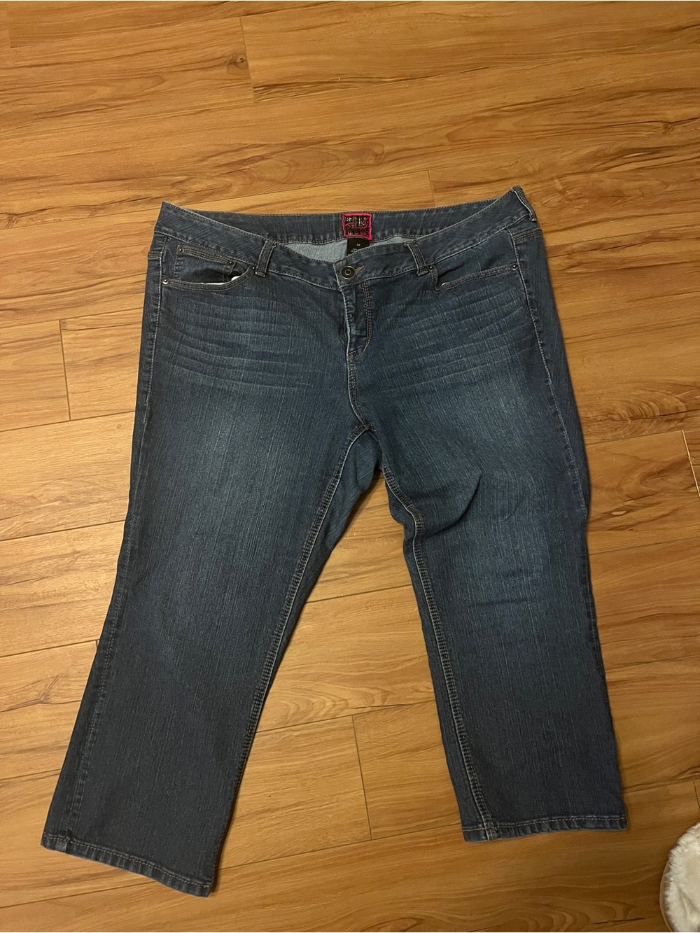 Torrid Dark Blue cropped jeans size 22